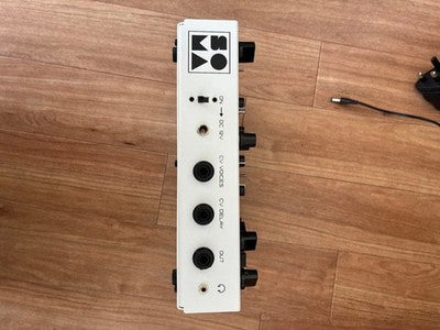SOMA LABORATORY LYRA-4 ANALOG DRONE SYNTHESIZER WHITE RARE FROM JAPAN