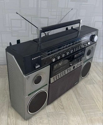 SANYO MR-X20 BOOMBOX RETRO SHOWA ERA 1981 RADIO CASSETTE PLAYER