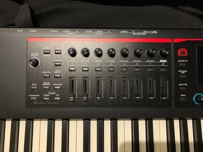 ROLAND FANTOM-08 88 KEY MUSIC WORKSTATION KEYBOARD W/ CASE PEDAL TESTED JAPAN