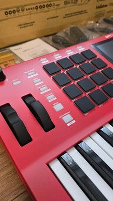 AKAI MPC KEY 37 PRODUCTION SYNTHESIZER WORKSTATION - UNUSED, COMPLETE W/ BOX