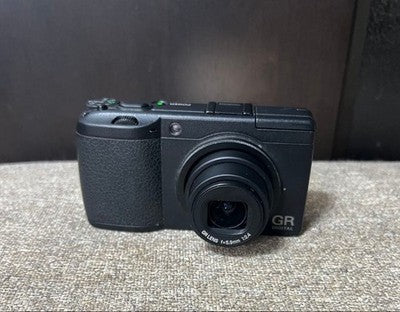 RICOH GR DIGITAL II GRD2 10.1MP COMPACT CAMERA W BATTERY CHARGER TESTED