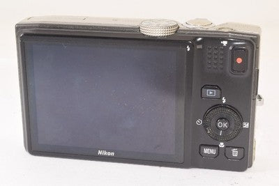 NIKON COOLPIX S8200 SILVER COMPACT DIGITAL CAMERA FOR PARTS NOT WORKING