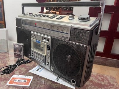 HITACHI TRK-8800RM PERDISCO RADIO CASSETTE RECORDER BOOMBOX SERVICED TESTED