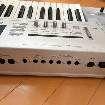KORG TRITON LE61 61-KEY SYNTHESIZER MUSIC WORKSTATION W/ ADAPTER MANUALS