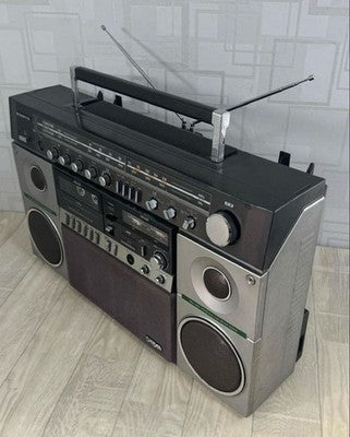 SANYO MR-X20 BOOMBOX RETRO SHOWA ERA 1981 RADIO CASSETTE PLAYER