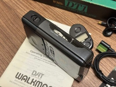 SONY WALKMAN WMD-DT1 DAT DIGITAL TAPE PLAYER BOXED JAPAN RARE