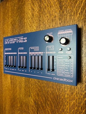 DREADBOX NYMPHES ANALOG POLYPHONIC SYNTHESIZER 6 VOICE EXCELLENT CONDITION