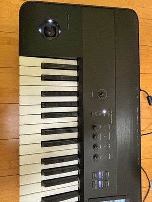 KORG KROME73 WORKSTATION KEYBOARD W/ ADAPTER MANUAL CASE FROM JAPAN