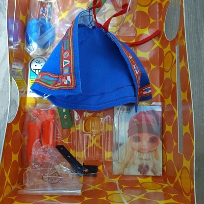 BLYTHE BL-5 COZY CAPE INSPIRED NEO BLYTHE DOLL FIGURE W/BOX JAPAN