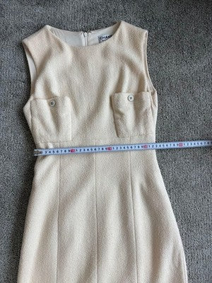 CHANEL IVORY SLEEVELESS DRESS SIZE 38 WOOL SILK CC BUTTON ELEGANT AUTHENTIC