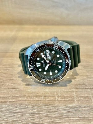 SEIKO PROSPEX KING TURTLE AUTOMATIC DIVER WATCH KHAKI DIAL 45MM 200M MENS JAPAN