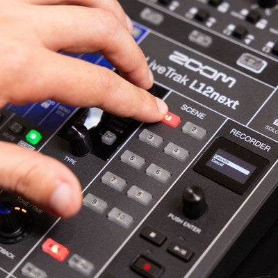 ZOOM LIVETRAK L-12 12CH LIVE PODCAST DIGITAL MIXER AND RECORDER MINT