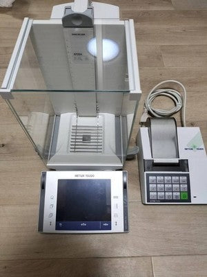 METTLER TOLEDO XP204 ANALYTICAL BALANCE DIGITAL SCALE W/ LC-P45 PRINTER AS IS