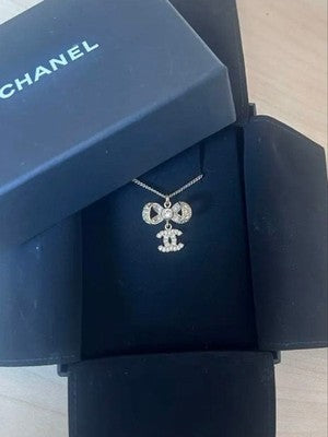 CHANEL RIBBON COCO MARK NECKLACE GOLD RHINESTONE LOGO VINTAGE JEWELRY