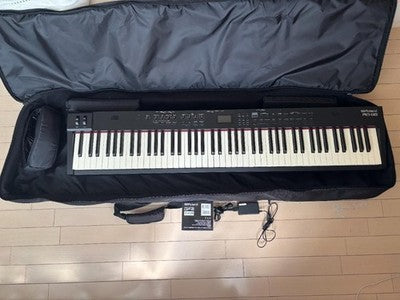 ROLAND RD-88 STAGE PIANO COMPLETE SET PEDAL CASE AC ADAPTER NEAR MINT JAPAN