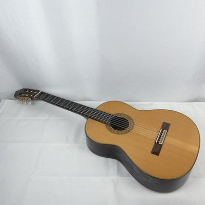 YAMAHA GC-30 GRAND CONCERT CLASSICAL GUITAR - W/ HARD CASE EXCELLENT++++