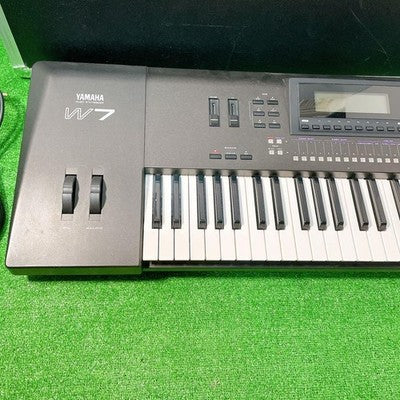 YAMAHA W7 MUSIC SYNTH KEYBOARD 61-KEY W/ CASE TESTED FOR PARTS OR NOT WORKING
