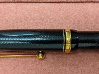 PILOT FOUNTAIN PEN NIB SIZE M 14K BLACK GOLD RESIN USED AUTHENTIC PRODUCT