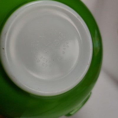 PYREX CHRISTMAS HOLLY CINDERELLA BOWL GREEN MERRY CHRISTMAS HAPPY NEW YEAR