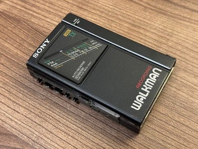 SONY WALKMAN WM-F404 FM/AM CASSETTE PLAYER RECORDER JAPAN