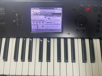 KORG M50/61 SYNTHESIZER 61 KEY WORKSTATION WITH ORIGINAL CASE MINT CONDITION