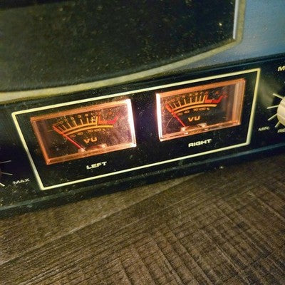 AKAI 4000DS REEL-TO-REEL TAPE RECORDER 3-HEAD SYSTEM AC100-240V 50/60HZ 35W