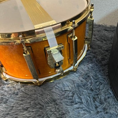 PEARL CUSTOM CLASSIC ONE-PIECE MAPLE SNARE DRUM - 36CM X 19CM - USED