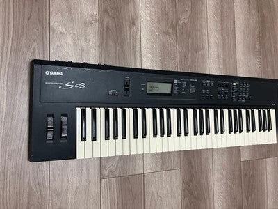 YAMAHA S03 BL 61-KEY SYNTHESIZER W/ AC ADAPTER MANUAL TESTED FROM JAPAN