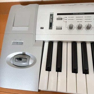 KORG TRITON LE61 61-KEY SYNTHESIZER MUSIC WORKSTATION W/ ADAPTER MANUALS