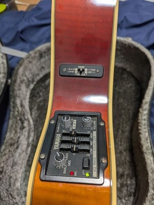 YAMAHA APX-10CS ACOUSTIC ELECTRIC GUITAR SUNBURST WITH HARD CASE　AS IS