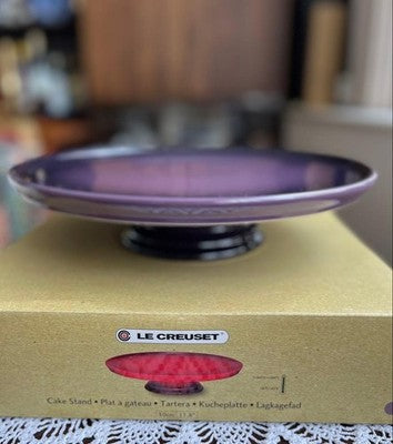 LE CREUSET CAKE STAND 30CM CASSIS LEGENDARY COLOR DISCONTINUED RARE COLLECTIBLE