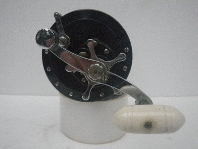 PENN LONG BEACH 67 WITH ROD CLAMP BAITCASTING REEL MADE IN USA SALTWATER FISHING