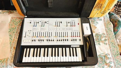 KORG ARP ODYSSEY REV.1 ANALOG SYNTHESIZER VINTAGE STYLE NEAR MINT WITH BOX