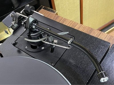 THORENS TD320 SME 3009-R BLACK RECORD PLAYER WITH INSTRUCTION MANUAL