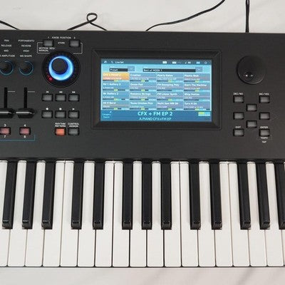 YAMAHA MODX6 61 KEY SYNTHESIZER W ORIGINAL CASE AC ADAPTER EXCELLENT JP