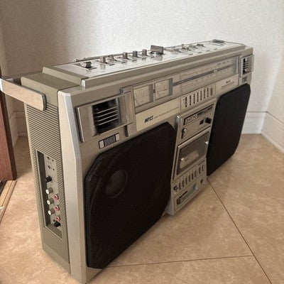 DIATONE JR-711 VINTAGE BOOMBOX RADIO CASSETTE PLAYER WITH MANUAL JAPAN