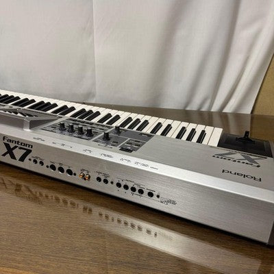 ROLAND FANTOM X7 76 KEY WORKSTATION SYNTHESIZER KEYBOARD TESTED WORKING