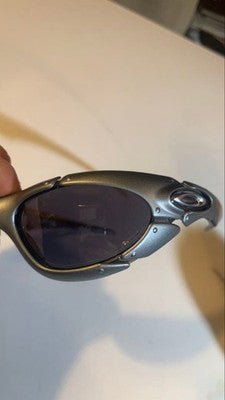 OAKLEY PLATE VINTAGE SUNGLASSES BLACK IRIDIUM LENSES DARK SILVER FRAME