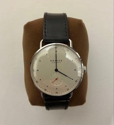 NOMOS METRO MT1A4W2 38.5MM ALPHA HAND-WIND BAUHAUS SILVER DIAL MEN'S WATCH USED