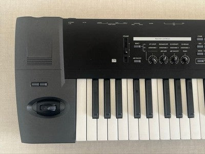 KORG TR76 WORKSTATION SYNTHESIZER 76-KEY W/ ADAPTER SOFT CASE FROM JAPAN AS IS