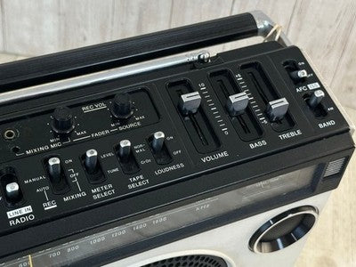 SONY CF-1980 BOOMBOX RADIO CASSETTE RECORDER RARE COLOR WHITE JAPAN