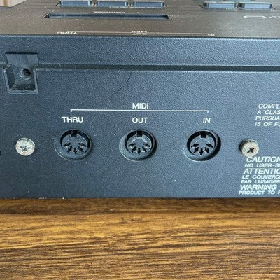 YAMAHA DX7II-D FM SYNTHESIZER KEYBOARD VINTAGE W CASE MANUALS PEDAL FROM JAPAN