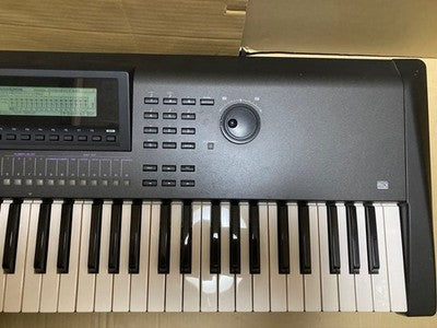 YAMAHA W7 MUSIC WORKSTATION SYNTHESIZER KEYBOARD 61 KEYS W/ POWER CABLE USED