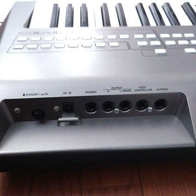 YAMAHA MM6 SYNTHESIZER 61-KEY KEYBOARD W/ CASE, PEDAL, AC ADAPTER