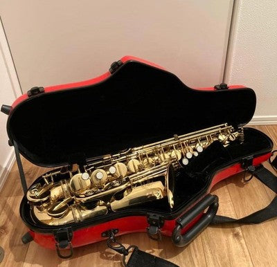 JUPITER JAS-769-76 ALTO SAXOPHONE GOLD LACQUER WITH HARD CASE MUSICAL INSTRUMENT