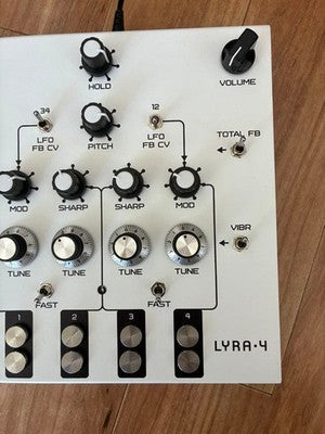 SOMA LABORATORY LYRA-4 ANALOG DRONE SYNTHESIZER WHITE RARE FROM JAPAN