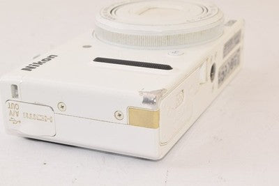 NIKON COOLPIX P330 WHITE COMPACT DIGITAL CAMERA FOR PARTS NOT WORKING