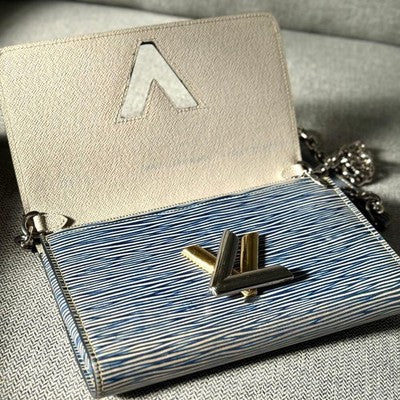 LOUIS VUITTON EPI TWIST CHAIN WALLET M61036 BLUE DENIM SHOULDER BAG CLUTCH LV