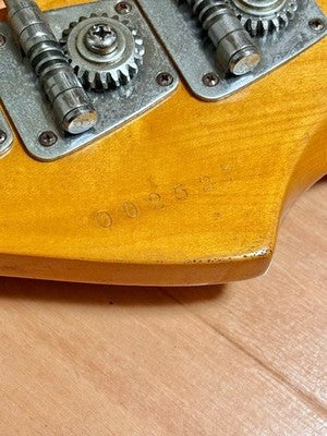 YAMAHA PULSER BASS PB-400 VINTAGE SUNBURST ELECTRIC BASS GUITAR WITH STRAP CASE