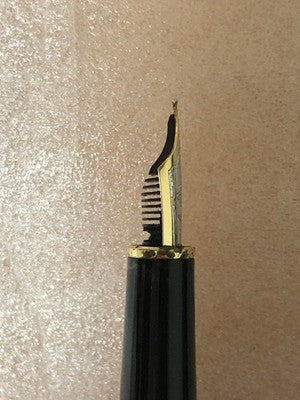 MONTBLANC MEISTERSTUCK BLACK GOLD FOUNTAIN PEN NIB 14K RESIN MADE IN GERMANY